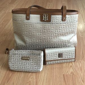 Tommy Hilfiger Large Tote Bag  Wallet Wristlet Tan